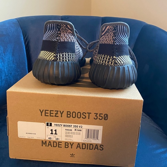 Men’s Yeezy Boost 350 Yecheil - Picture 4 of 8